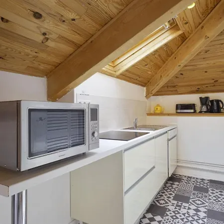 Charming Flat In Port Vieux Close To The Beach - Welkeys